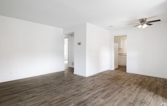 2 beds, 1.5 baths, 989 sqft, $1,795, Unit C-215