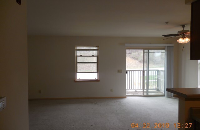 2 beds, 1 bath, 1,000 sqft, $1,645, Unit 5018 - 201