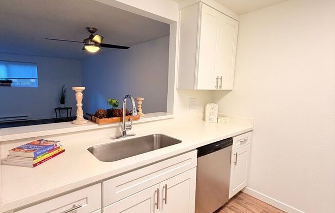 2 beds, 1.5 baths, 950 sqft, $2,275, Unit 126