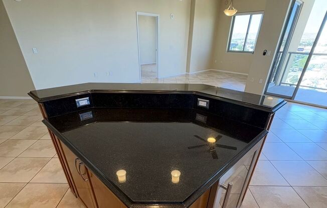2 beds, 2 baths, $2,700, Unit # 1122