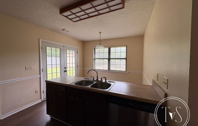 RATE DROP ALERT (was $2,374/month) and FALL MOVE-IN SPECIAL: 50% OFF 1st MONTH'S RENT!**