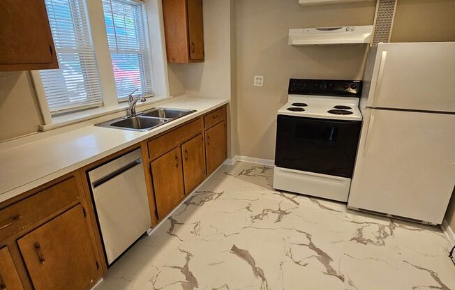 1 bed, 1 bath, $1,545, Unit G1 - ELECTRIC STOVE/2 A/C UNITS