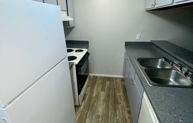 1 bed, 1 bath, 575 sqft, $944, Unit 112