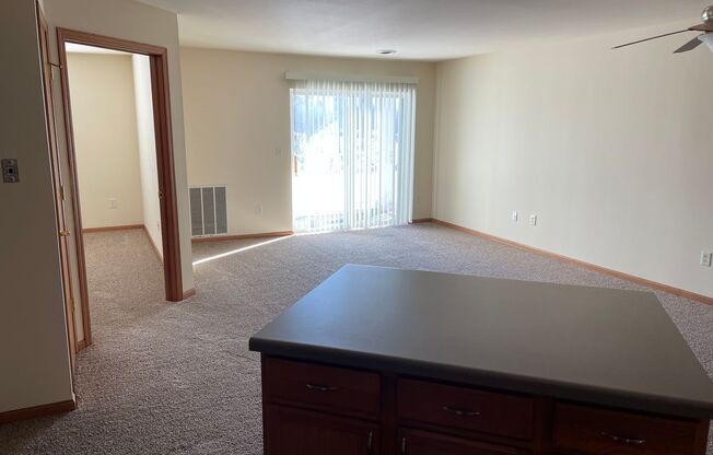 1 bed, 1 bath, 805 sqft, $1,405, Unit 927-103