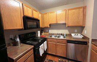 2 beds, 2 baths, $1,400, Unit UNIT 202