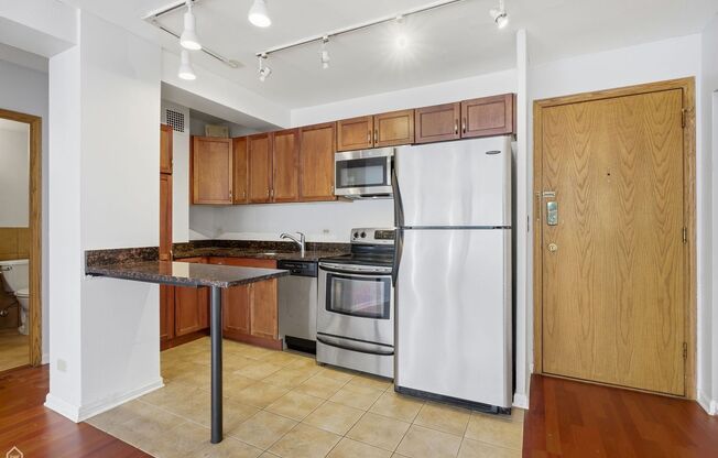 1 bed, 1 bath, 700 sqft, $1,950, Unit 418-1303
