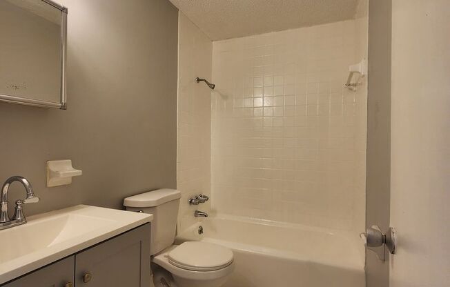 ** UNDER NEW MANAGEMENT **  1 Bedroom 1 Bath Apartment
