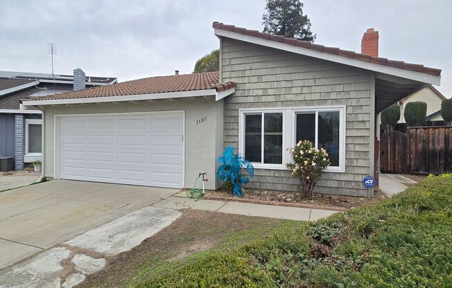 Remodeled Single Family Home, Newer Kitchen/Bathrooms, Fresh Paint, Large Yard with Pie Shape Lot!