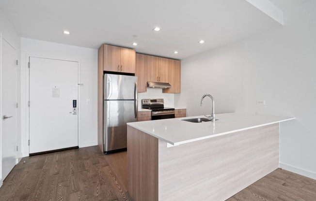 1 bed, 1 bath, $4,200, Unit 417