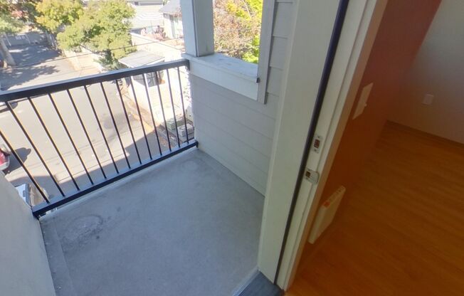 3 beds, 2 baths, 967 sqft, $2,400, Unit 305