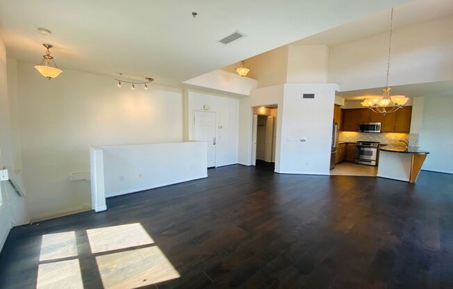 Luxury Penthouse In Playa Vista - 1,810 Sq. ft. - 2 Master bedroom + Bonus room