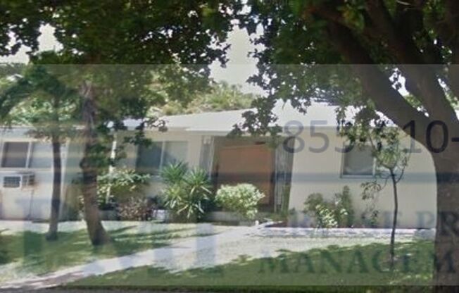 717 NE 10 ST