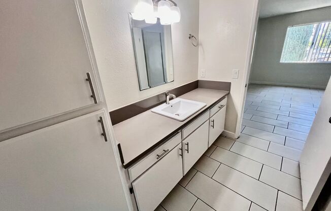 1 bed, 1 bath, $1,985, Unit 16