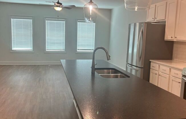 1 bed, 1 bath, 859 sqft, $1,200, Unit D203