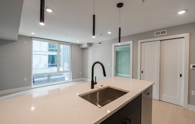 1 bed, 1 bath, 683 sqft, $1,725, Unit 502