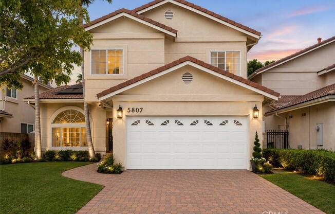 5807 SYLVIA AVE