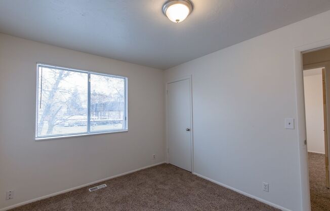 3 beds, 2 baths, 1,400 sqft, $1,700, Unit A