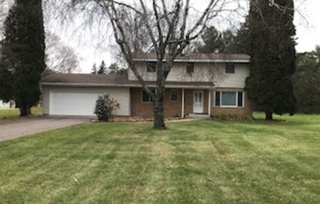 House for Rent in Maple Lake!