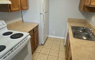 2 beds, 1 bath, 823 sqft, $1,195, Unit Unit 4