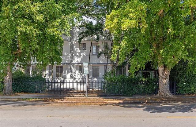 817 LENOX AVE