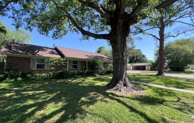 3-Bedroom Home on Corner Lot in Tanglewilde – Now Available for Lease