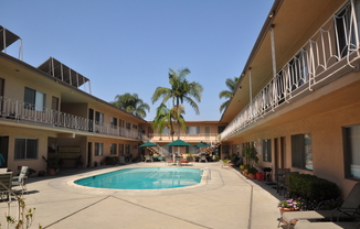 Royal Palms Apartments