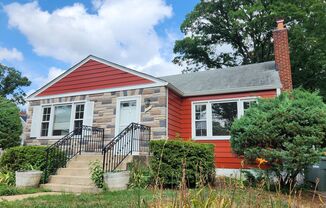 Cute Arlington Home with Screened Porch and Bonus Room!