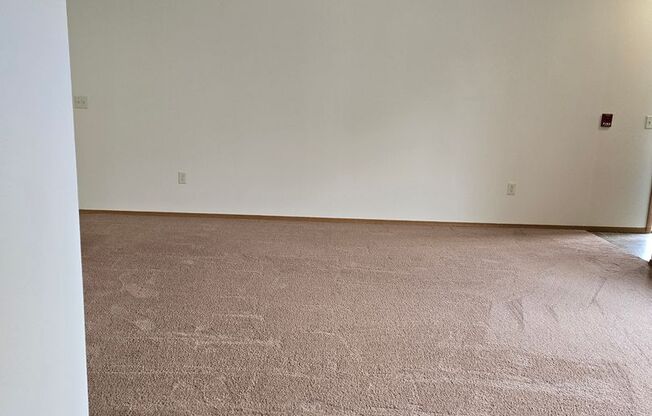 2 beds, 1 bath, 850 sqft, $1,259, Unit PL   7506