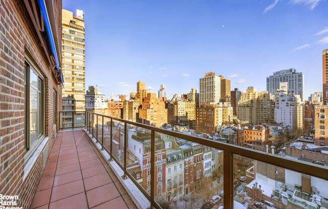 715 AVE 15
