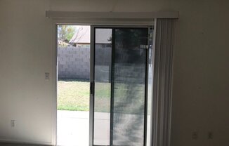 Nice 3 bedroom, 2 bath home in great Chandler location