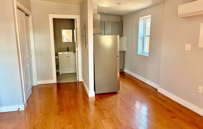 Studio, 1 bath, 525 sqft, $1,125, Unit #402