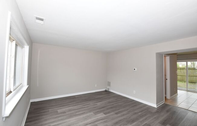 3 Bedroom 1.5 bathrooms