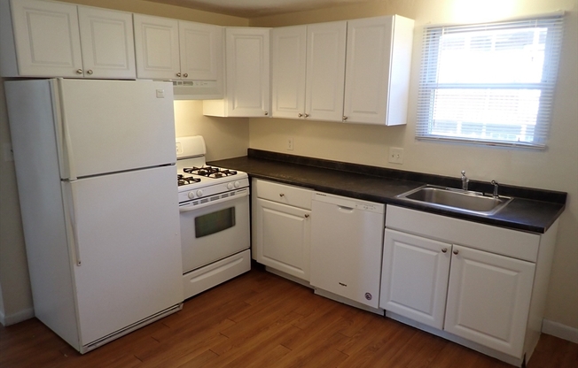 2 beds, 1 bath, 1,100 sqft, $2,250, Unit 1