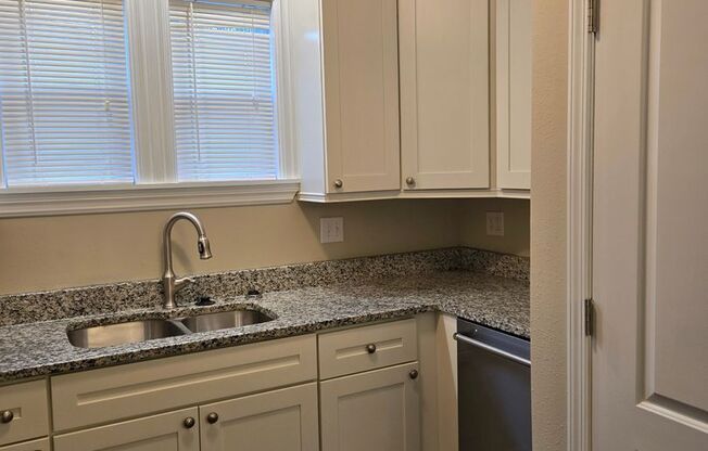 2 beds, 1 bath, $1,495