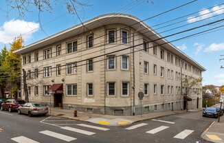 5523 Ellsworth Avenue, Unit 3B