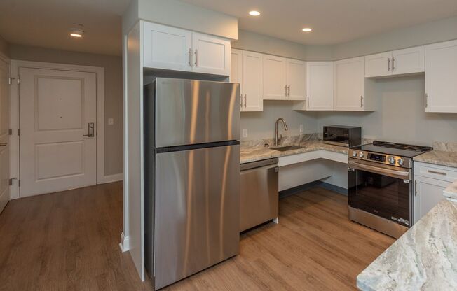 Studio, 1 bath, 460 sqft, $1,795, Unit 2T03