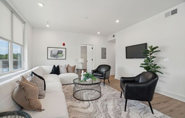 2 beds, 2 baths, 950 sqft, $1,875, Unit 311