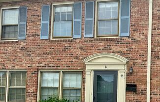 Cute Townhouse in South Charlotte