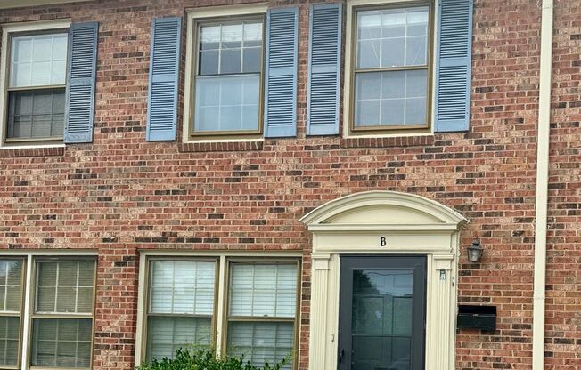 Cute Townhouse in South Charlotte