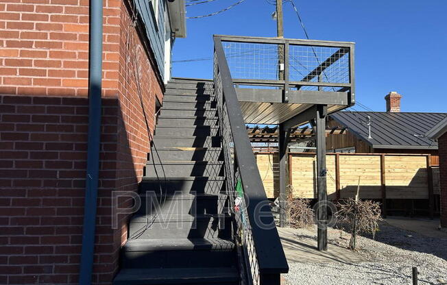251 E ARROYO ST