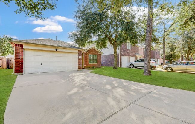 4 Bed Home Located in Cypress!