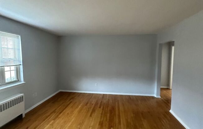 2 beds, 1 bath, 825 sqft, $2,250, Unit S041