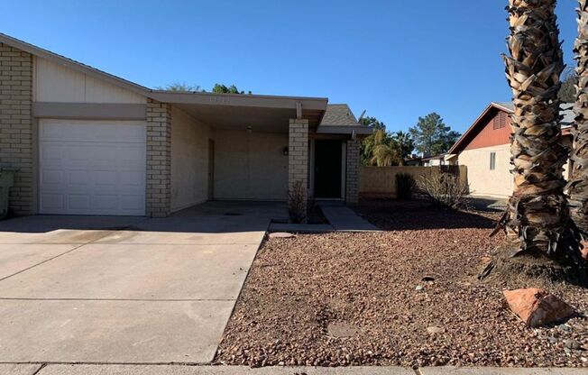 13212 N 51st Lane, Glendale, Cute 2 bed, 1 bath townhome with 1 car garage