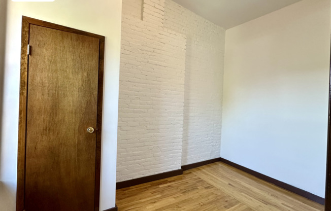 112 SMITH ST