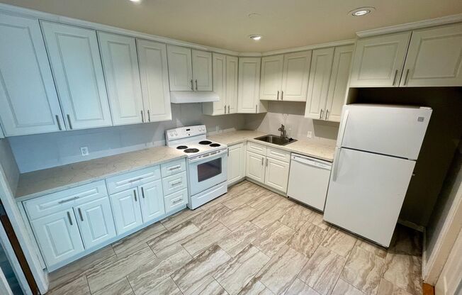 4041 Lincoln Way (1107r)