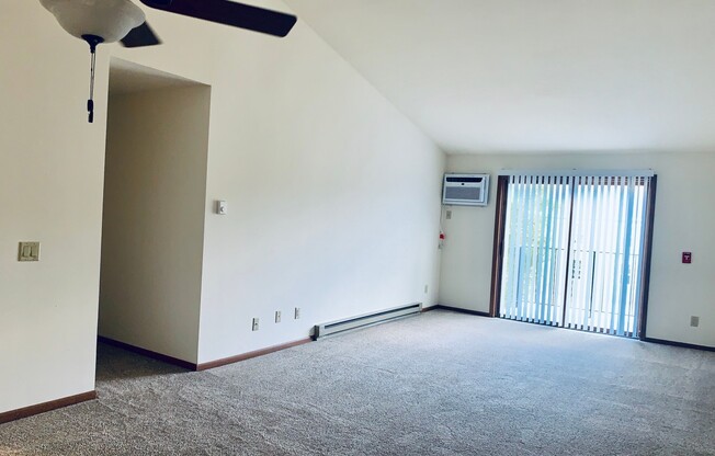 2 beds, 1 bath, $1,615