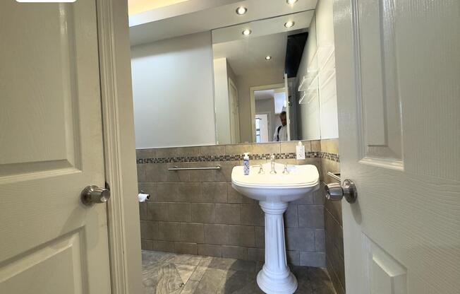 561 W 161 ST