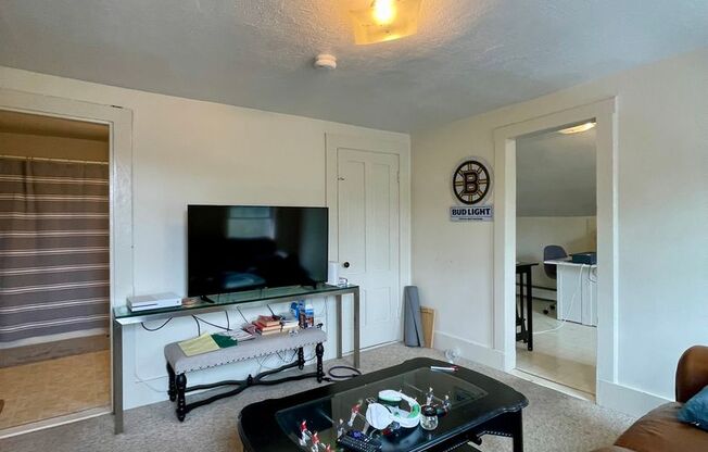 1 bed, 1 bath, $1,395, Unit 21 Prospect - Unit 3