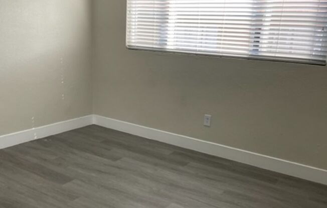 5 beds, 2 baths, 1,750 sqft, $3,995, Unit Unit #4