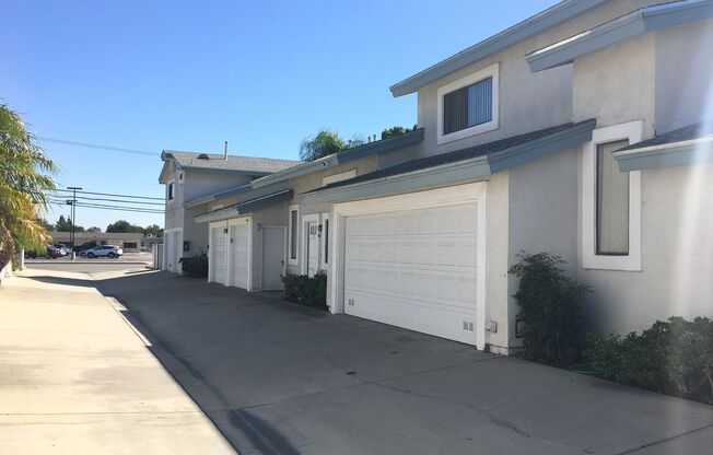 3 beds, 2 baths, 1,400 sqft, $3,295